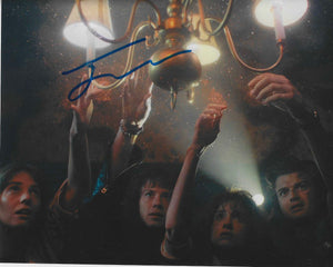 Joseph Quinn 10 X 8 Signed In Blue Stranger Things